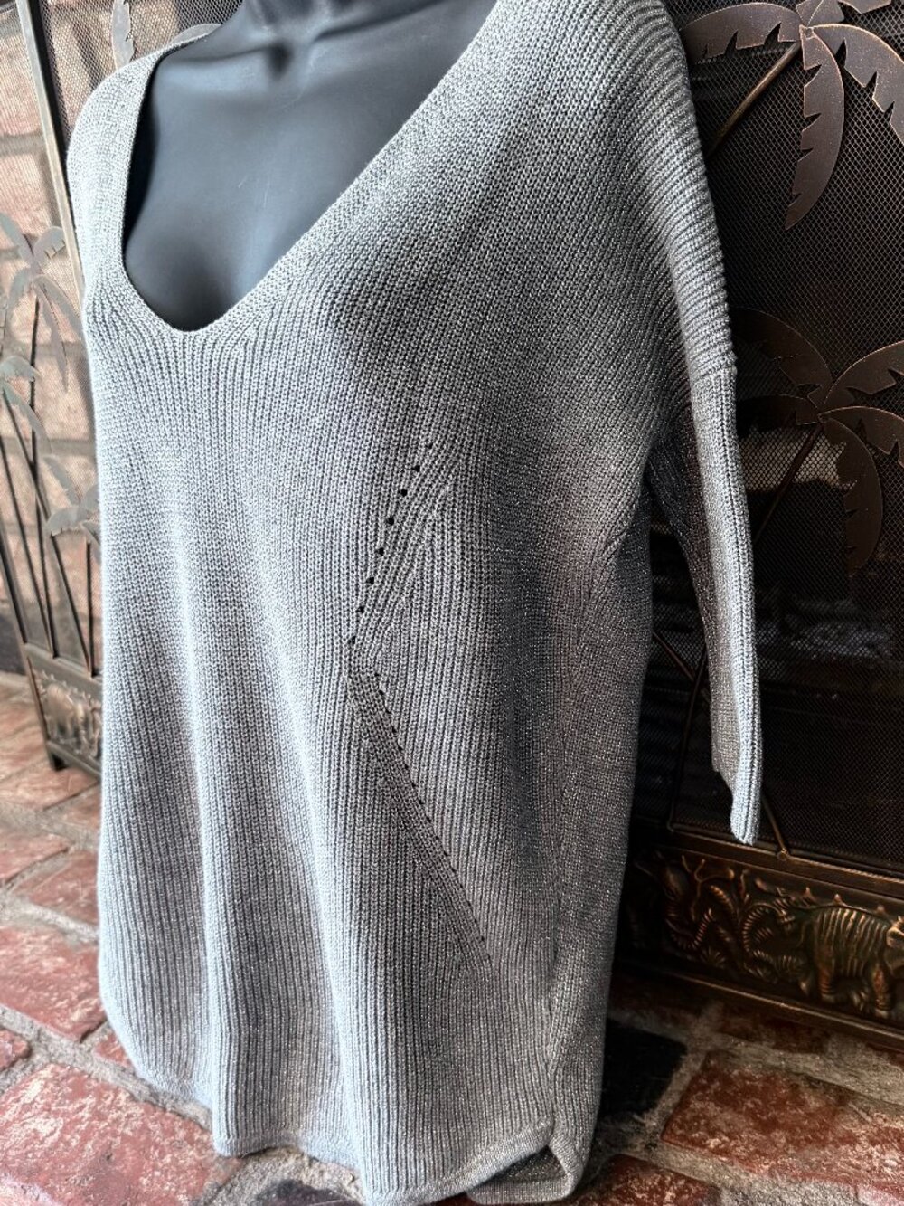 Express Gray Metallic V-Neck Tunic Sweater Shimmer 3/4 Sleeve High-Low EUC